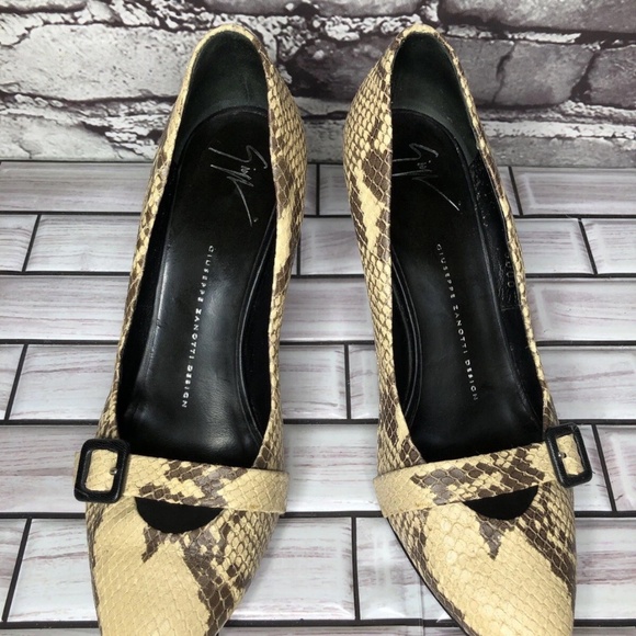 Giuseppe Zanotti Cream Leather Black SnakeSkin Pointed Pump - Picture 2 of 5